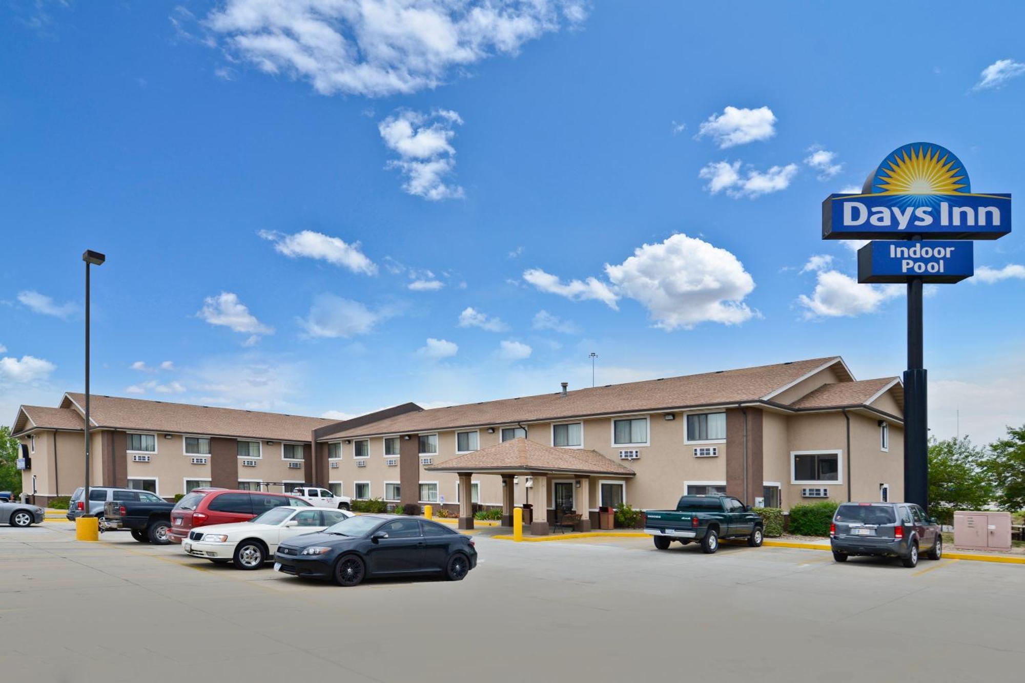 Days Inn By Wyndham Topeka Exterior foto